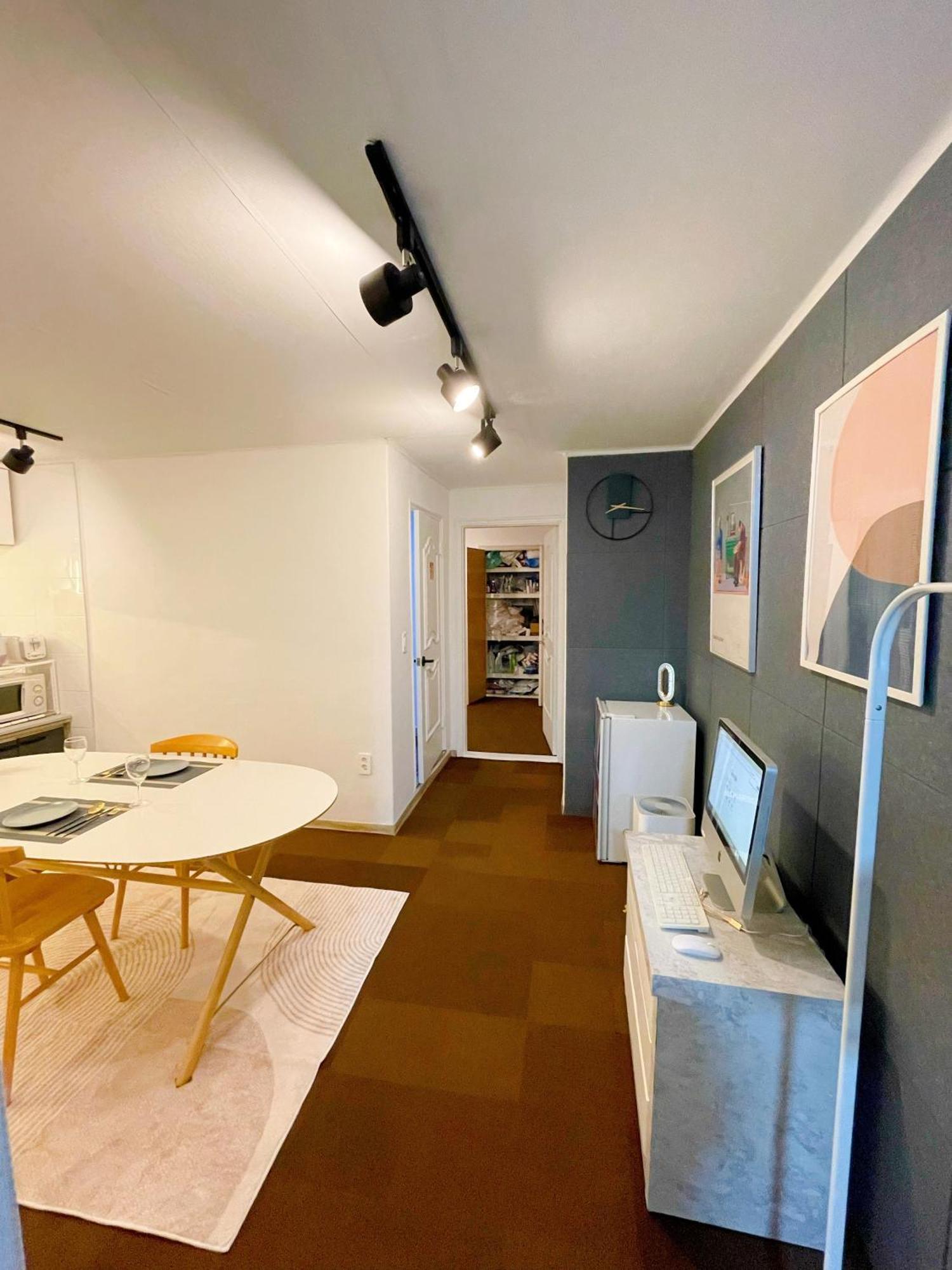 Gnb House L 2min Hongdae St L 2r1b L Cozy & Sweet Apartment