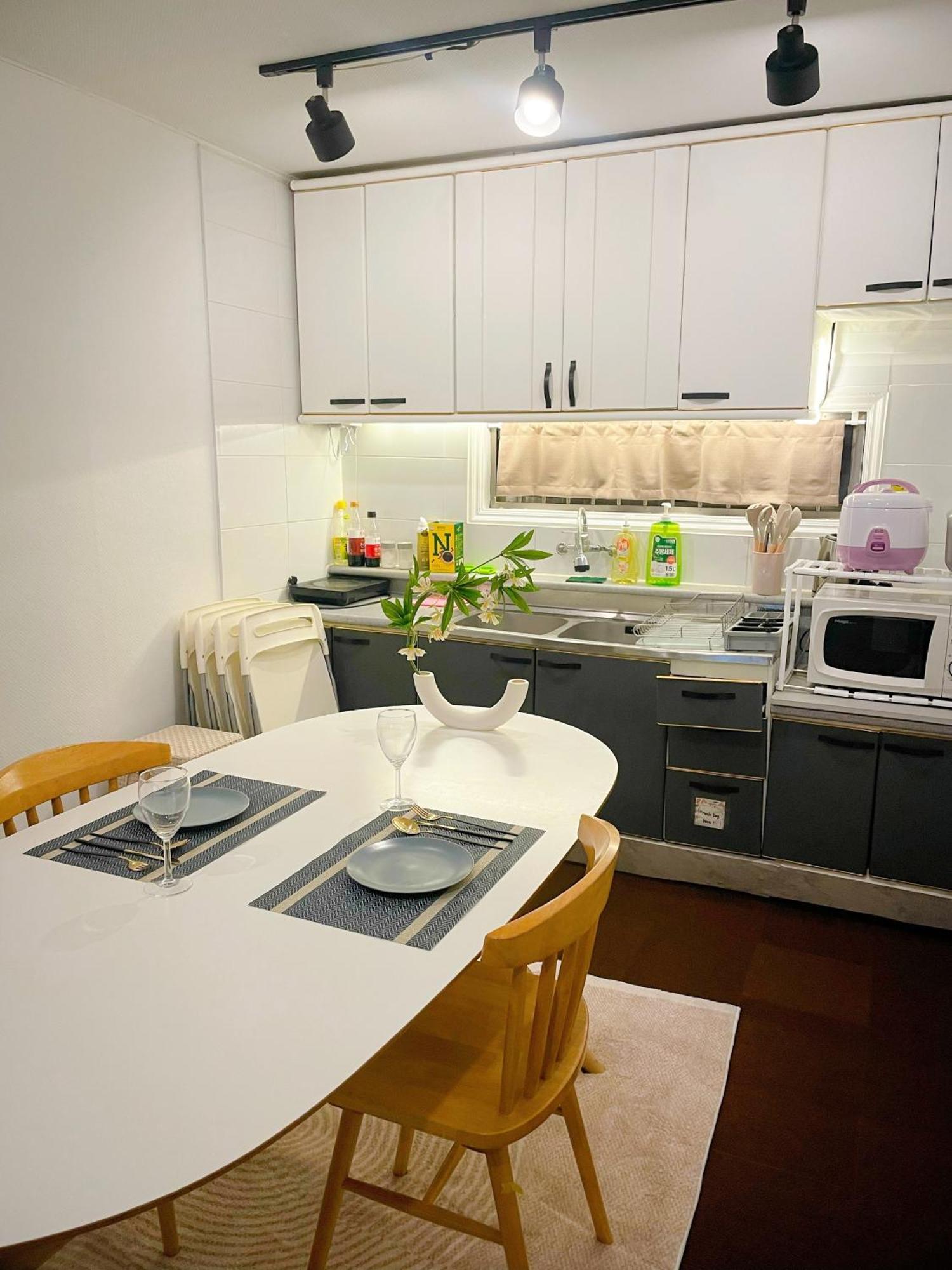 Gnb House L 2min Hongdae St L 2r1b L Cozy & Sweet * Seoul
